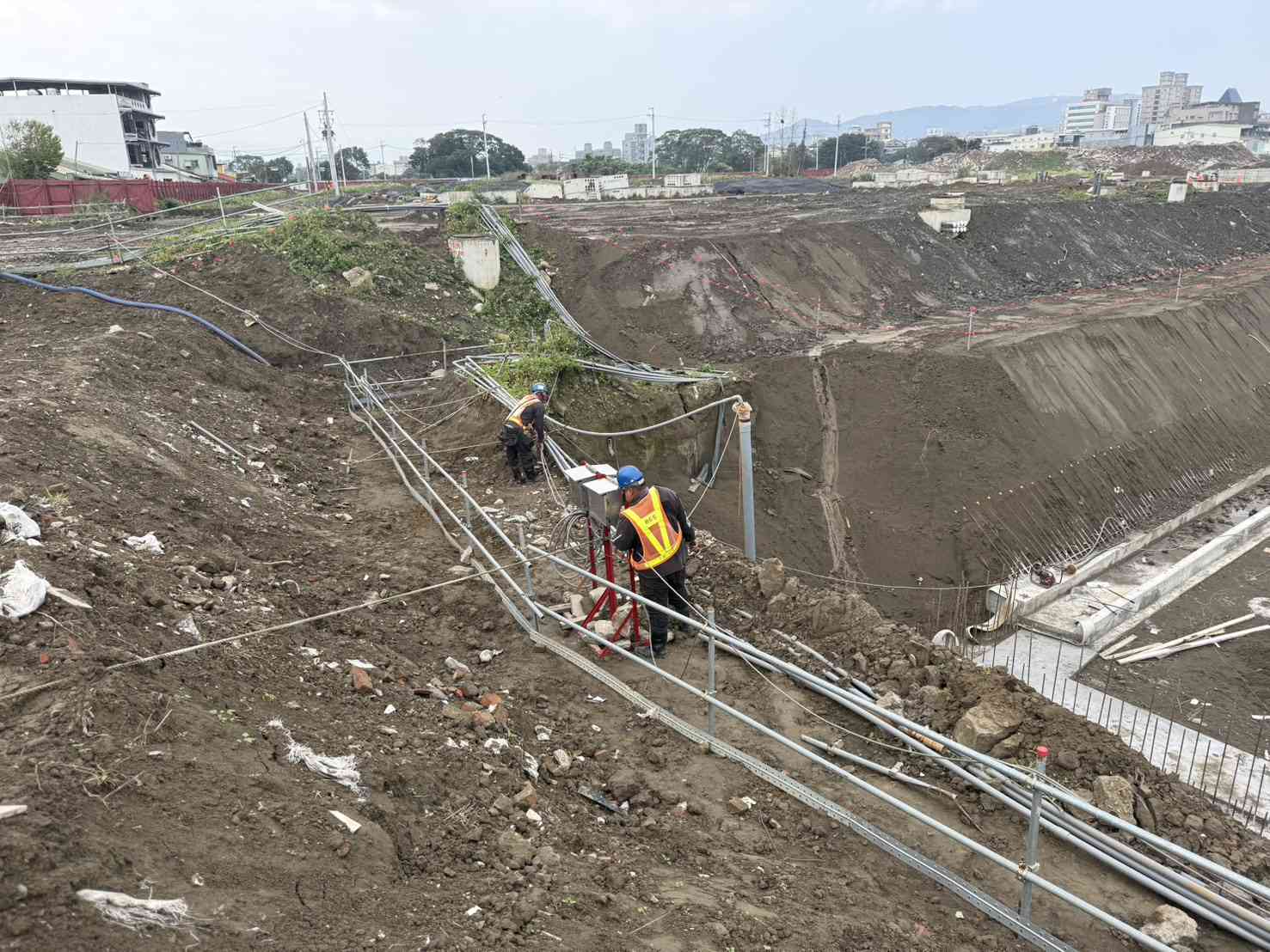 0203 整地土方工程、道路工程、排水工程、污水工程、共管工程、結構工程(橋梁)、圍籬工程、機電工程及管理維護/滯洪池抽水點井巡檢