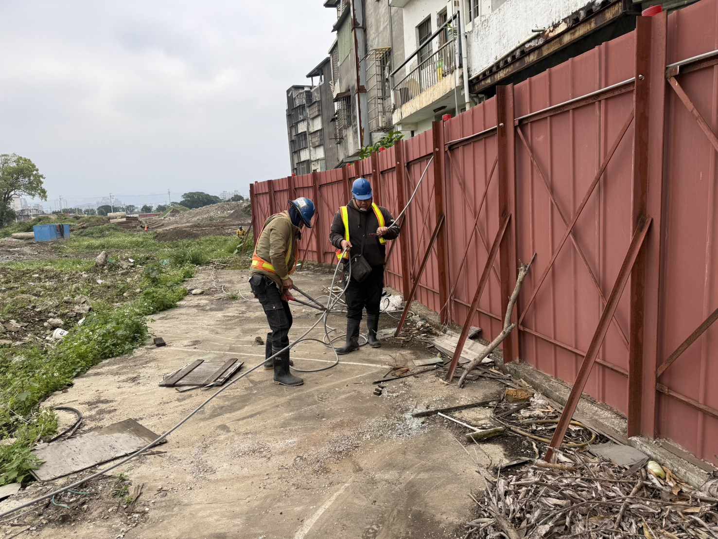 0208 排水工程及管理維護/點井馬達主電源佈纜施作