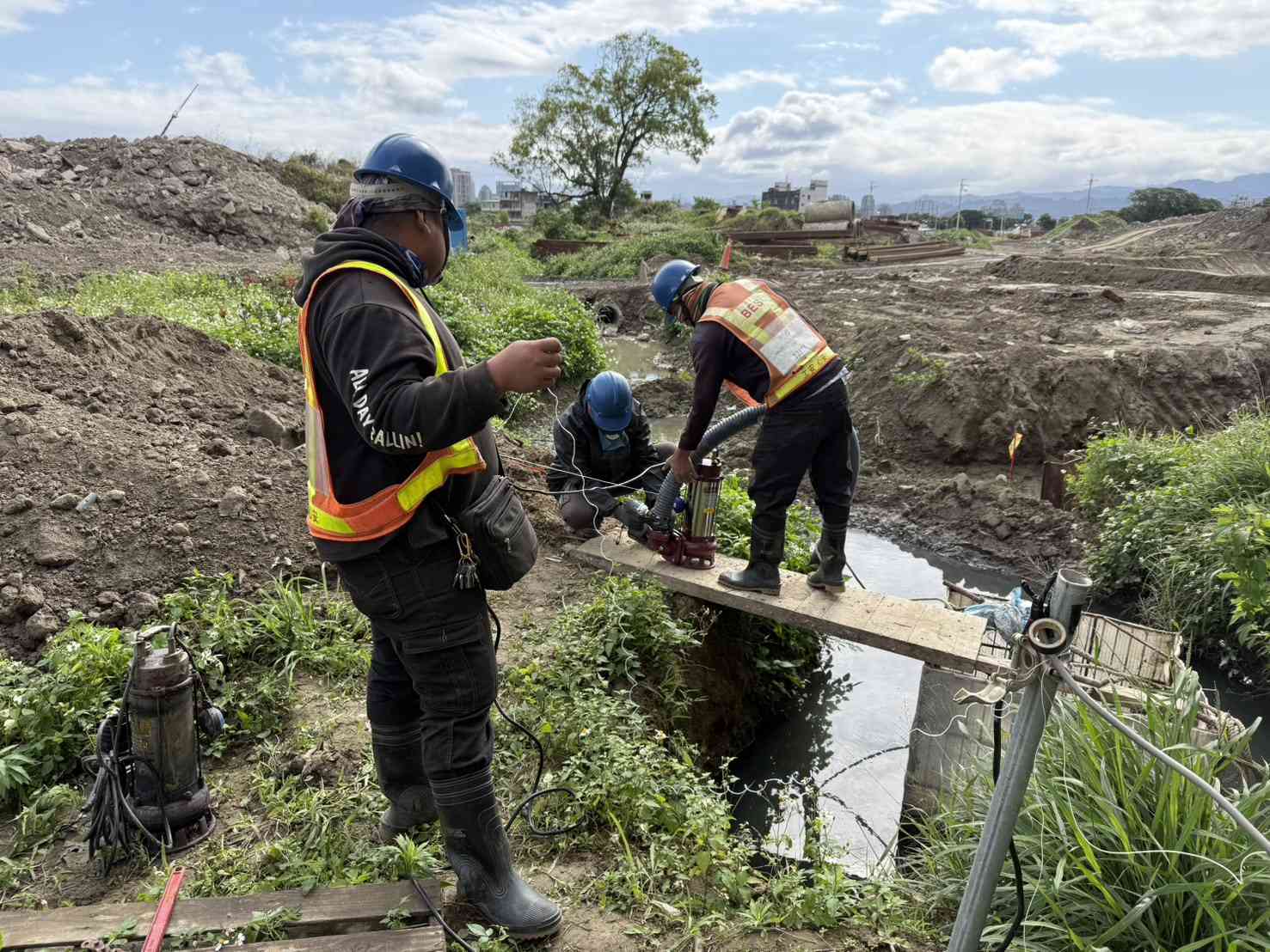 0209 整地土方工程、道路工程、排水工程、污水工程、共管工程、結構工程(橋梁)、機電工程及管理維護/抽水馬達故障更換