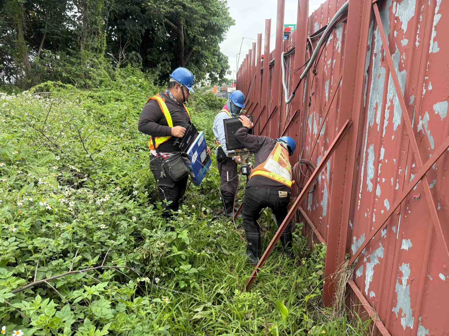 0304 整地土方工程、道路工程、排水工程、污水工程、共管工程、結構工程(橋梁)、機電工程及管理維護/臨工區道路照明巡檢維護 0304 整地土方工程、道路工程、排水工程、污水工程、共管工程、結構工程(橋梁)、機電工程及管理維護/臨工區道路照明巡檢維護