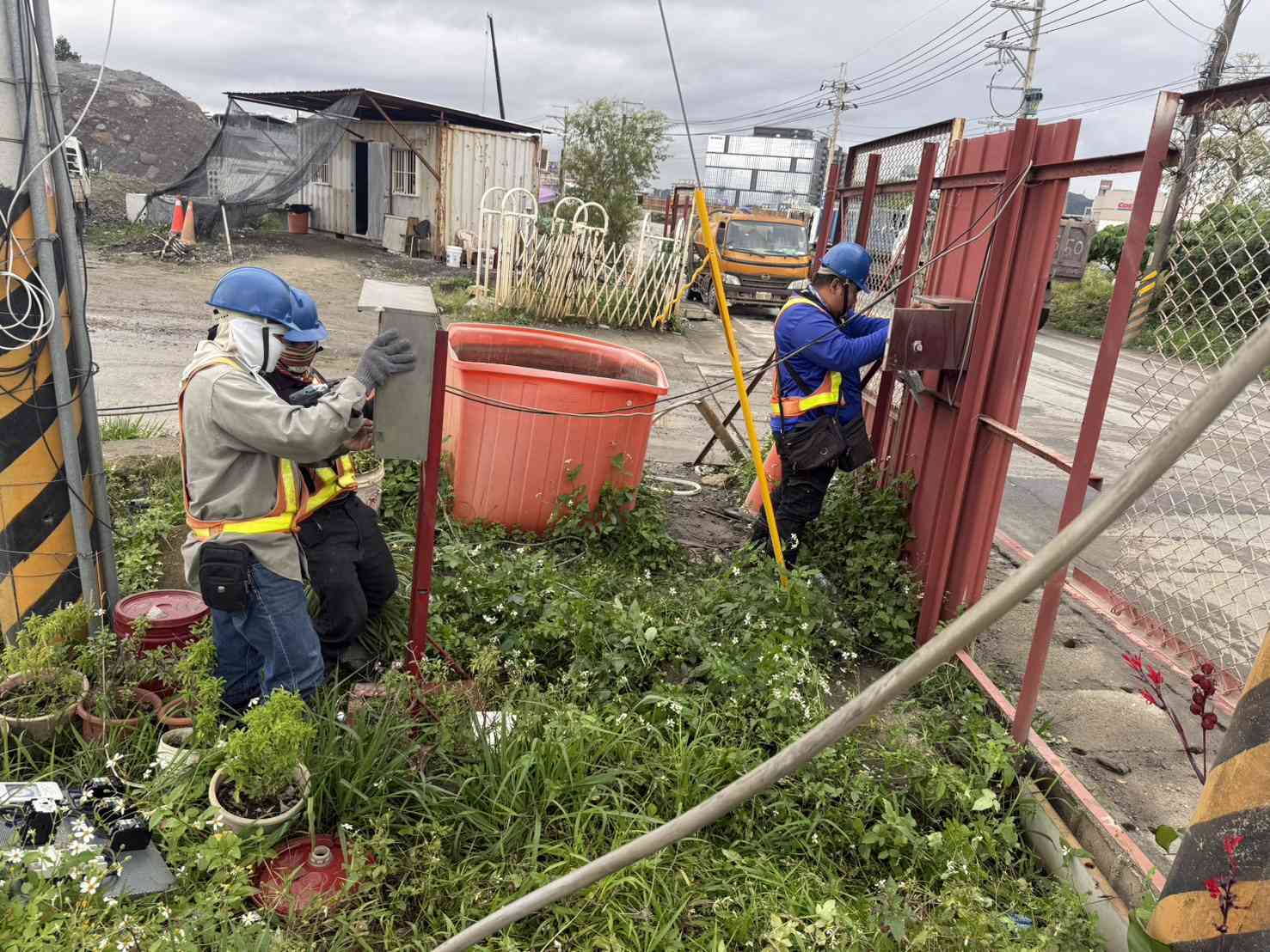0306 整地土方工程、道路工程、排水工程、污水工程、共管工程、結構工程(橋梁)、機電工程及管理維護/工區抽排水設備巡檢/工區臨時照明夜間巡檢