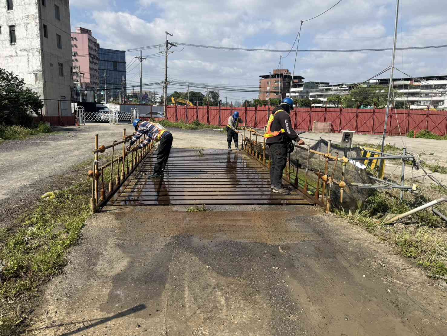 0313 整地土方工程、道路工程、排水工程、污水工程、共管工程、結構工程(橋梁)、機電工程及管理維護/工區洗車台巡檢維護