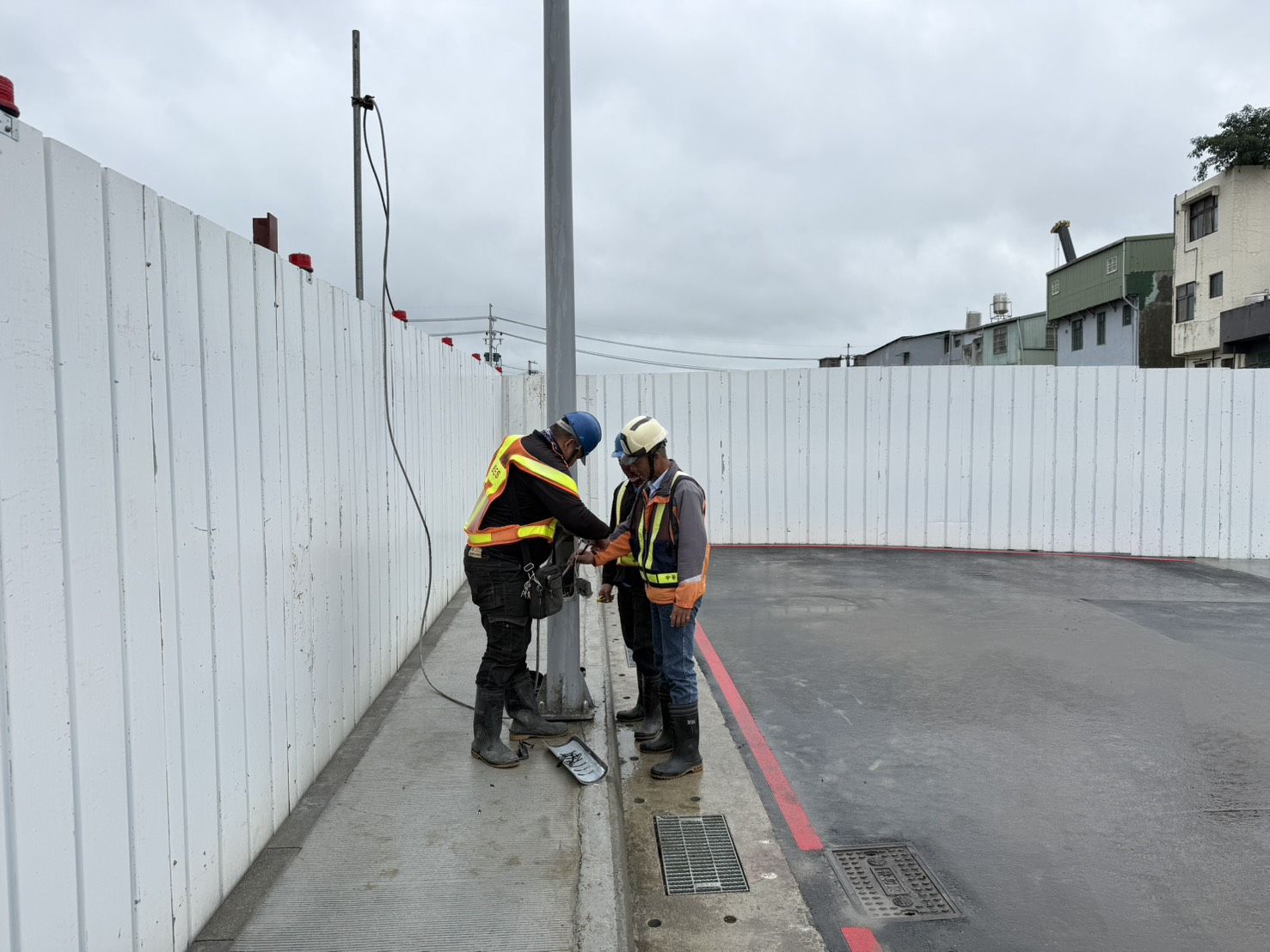 0401 整地土方工程、道路工程、排水工程、污水工程、共管工程、結構工程(橋梁)、圍籬工程、機電工程及管理維護/臨時照明異常檢修