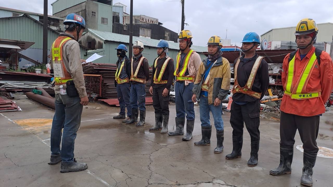 0404 (清明假期)管理維護//新樹路排水溝清理/工區臨時照明夜間巡檢