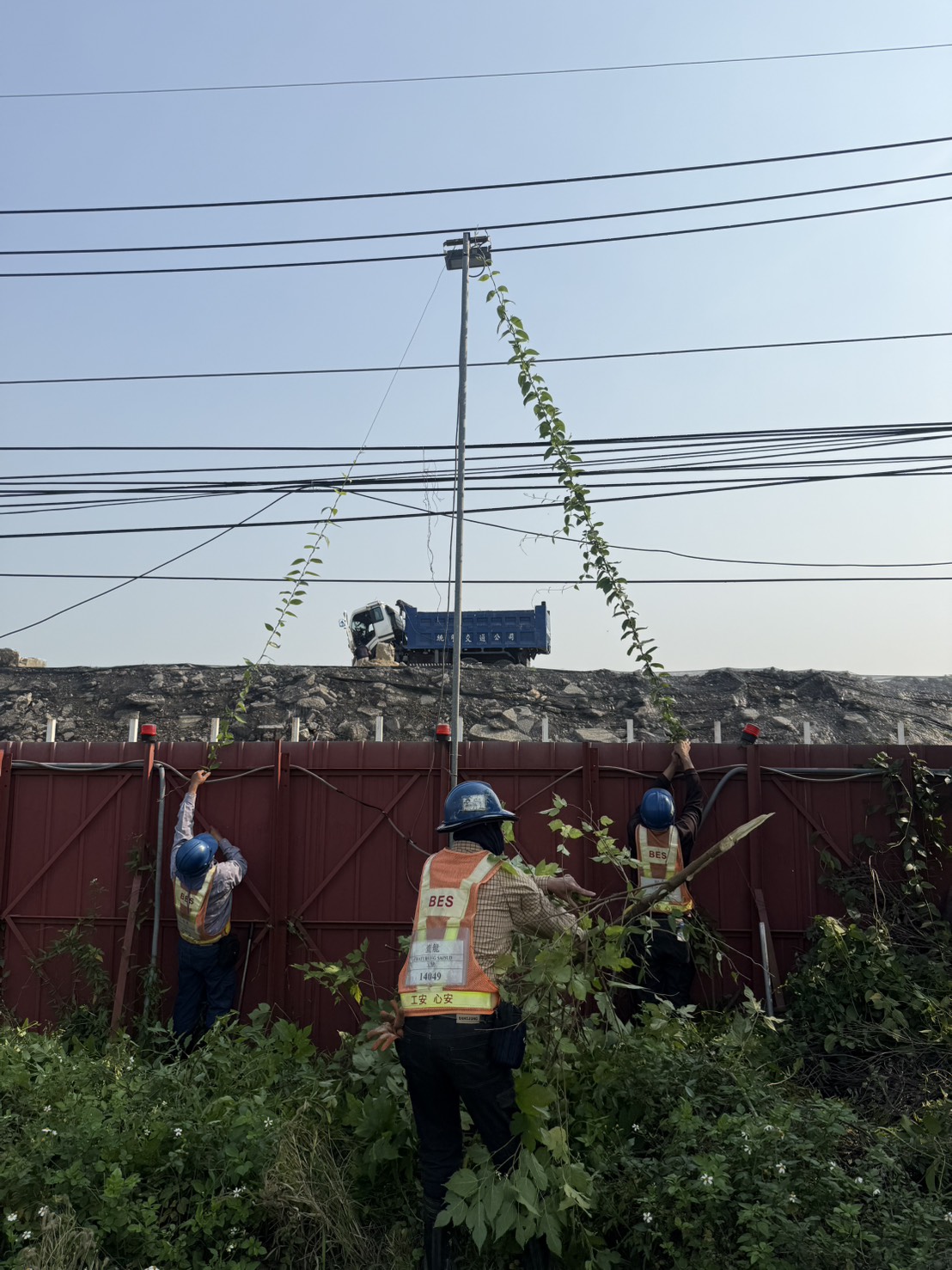 0410 整地土方工程、道路工程、排水工程、污水工程、共管工程、結構工程(橋梁)、機電工程及管理維護/工區抽水馬達巡檢/臨時照明維護