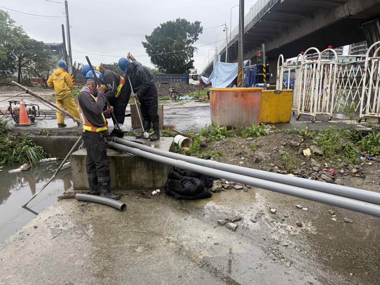 0424 排水工程及管理維護//工區驟雨祛水/排水溝防汛清理