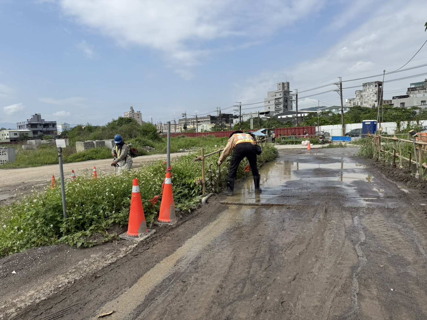 0503 道路工程、排水工程、污水工程、共管工程及管理維護/工區雜草清除/工區臨時照明夜間巡檢