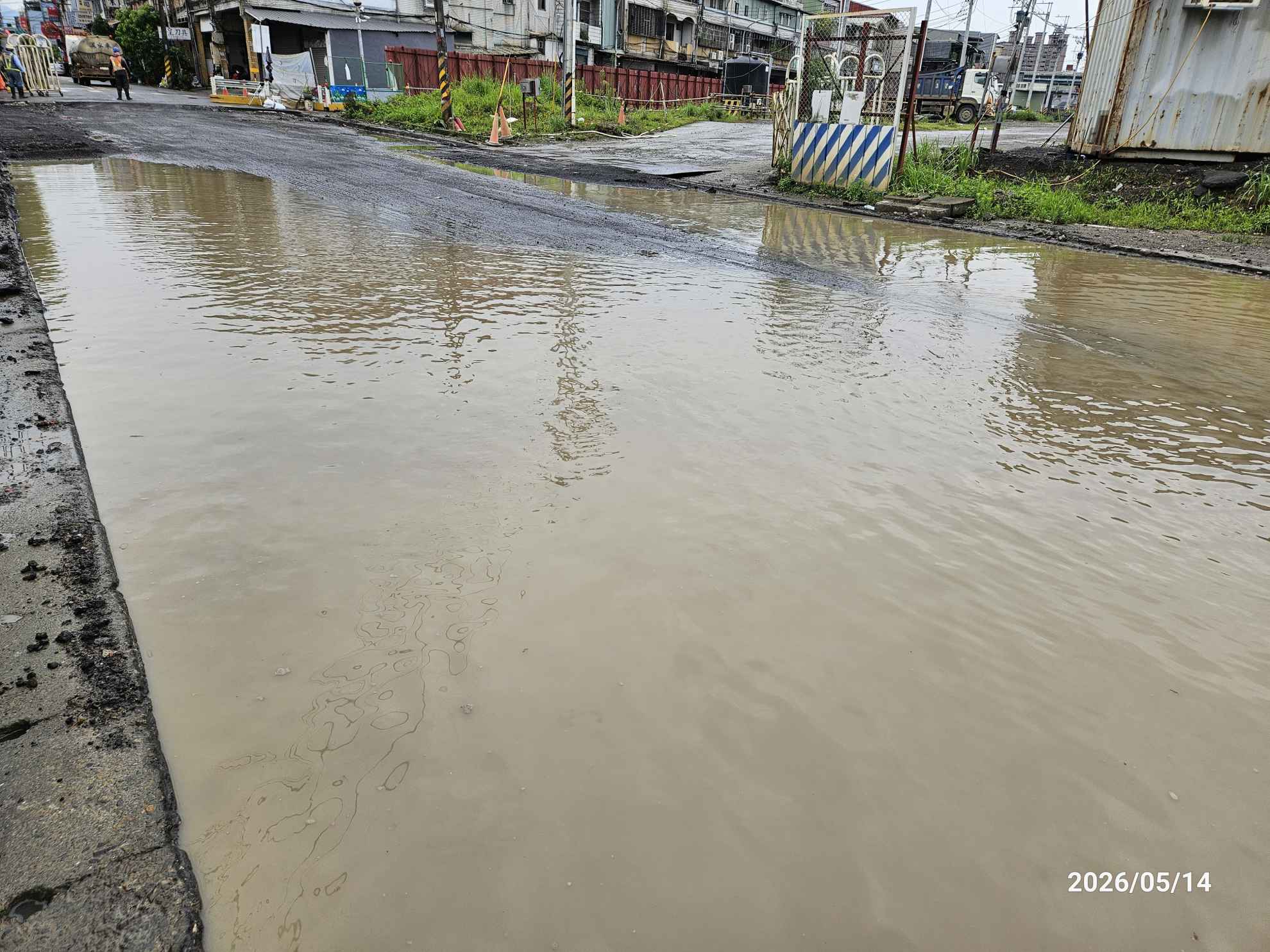 0514 管理維護/工區驟雨祛水/排水溝防汛清理/路面坑洞修補